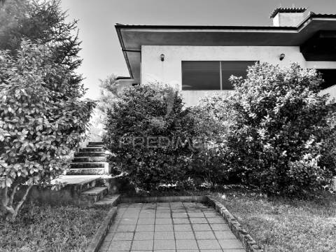 Moradia 440m2 | terreno 1200m2