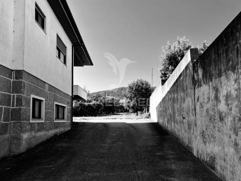 Moradia 440m2 | terreno 1200m2