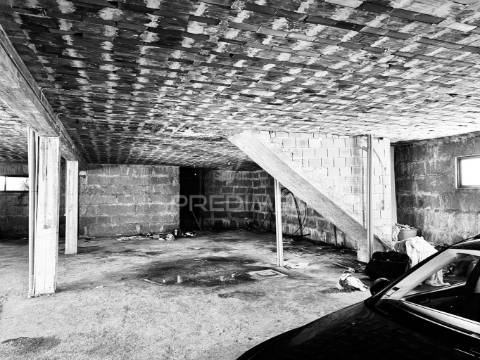 Moradia 440m2 | terreno 1200m2