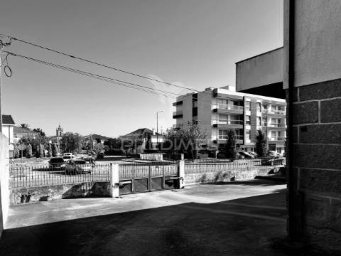 Moradia 440m2 | terreno 1200m2