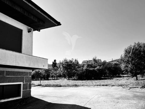 Moradia 440m2 | terreno 1200m2