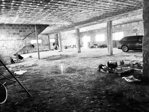 Moradia 440m2 | terreno 1200m2