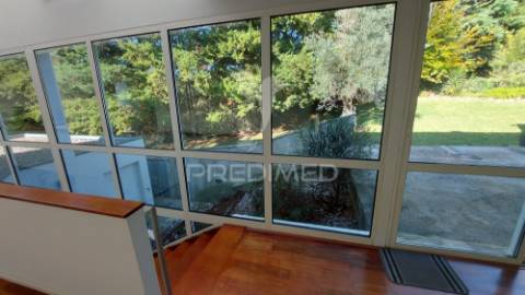 Moradia t4 com garagem,terreno e olival, moçarria, santarém.