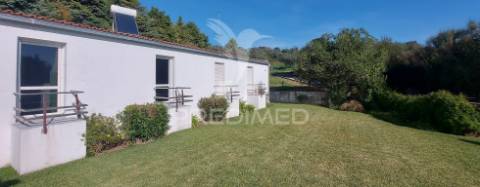 Moradia t4 com garagem,terreno e olival, moçarria, santarém.