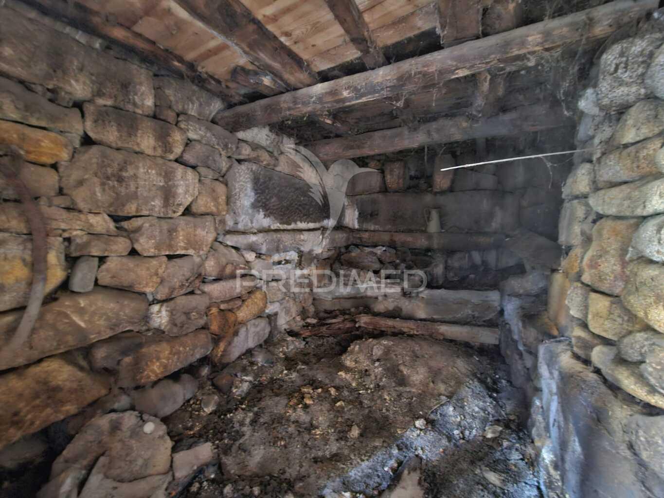 Moradia em ruínas