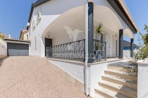 Moradia t4 || isolada || quintinhas