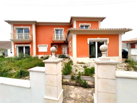 Moradia t7 | nova | leiria