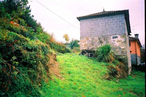 Moradia  em pedra para reconstruir