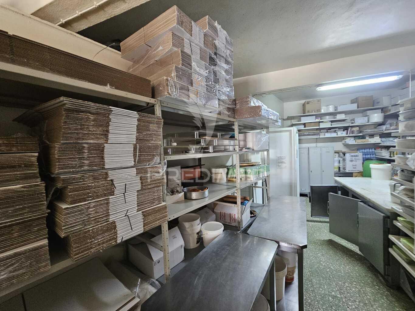 Trespasse de pastelaria- fabrico próprio