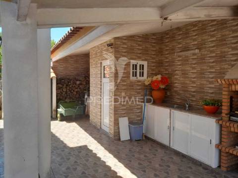 Oportunidade única! descubra esta incrível moradia t5,  no concelho de idanha-a-nova na vila da zebreira.