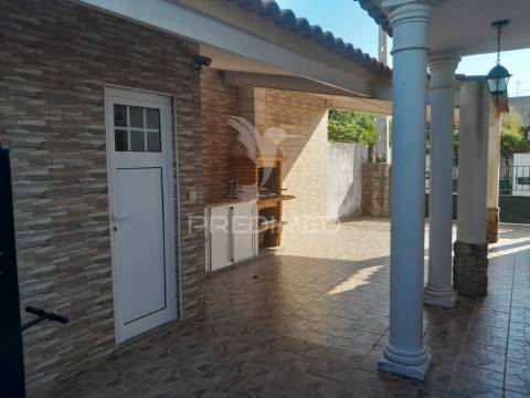 Oportunidade única! descubra esta incrível moradia t5,  no concelho de idanha-a-nova na vila da zebreira.