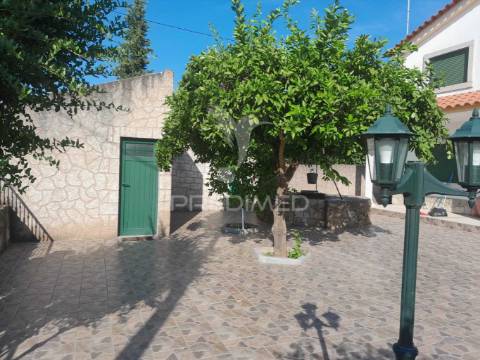 Oportunidade única! descubra esta incrível moradia t5,  no concelho de idanha-a-nova na vila da zebreira.