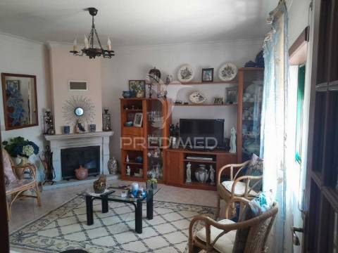 Oportunidade única! descubra esta incrível moradia t5,  no concelho de idanha-a-nova na vila da zebreira.