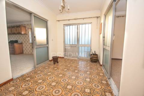 Moradia t3 com terreno de 660 m² na ratoeira – celorico da beira