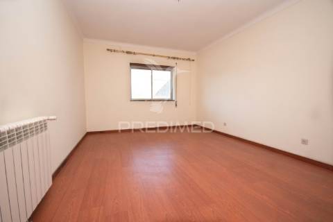 Moradia t3 com terreno de 660 m² na ratoeira – celorico da beira