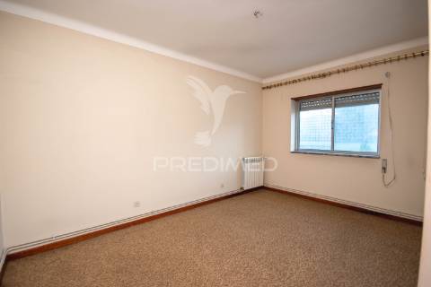 Moradia t3 com terreno de 660 m² na ratoeira – celorico da beira