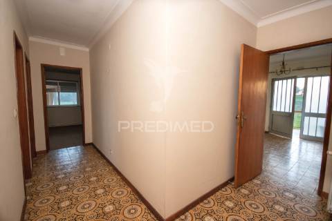 Moradia t3 com terreno de 660 m² na ratoeira – celorico da beira