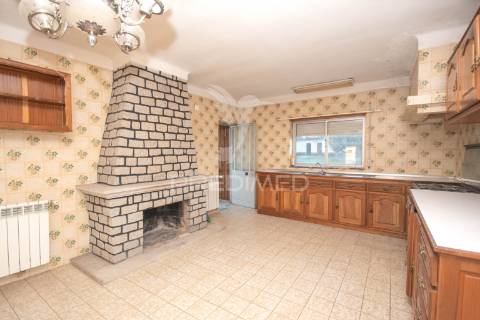 Moradia t3 com terreno de 660 m² na ratoeira – celorico da beira