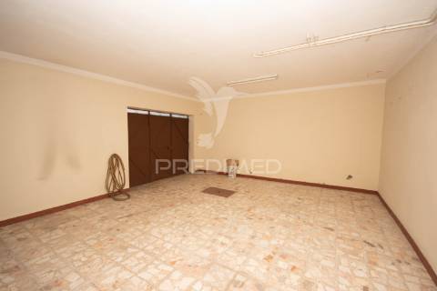 Moradia t3 com terreno de 660 m² na ratoeira – celorico da beira