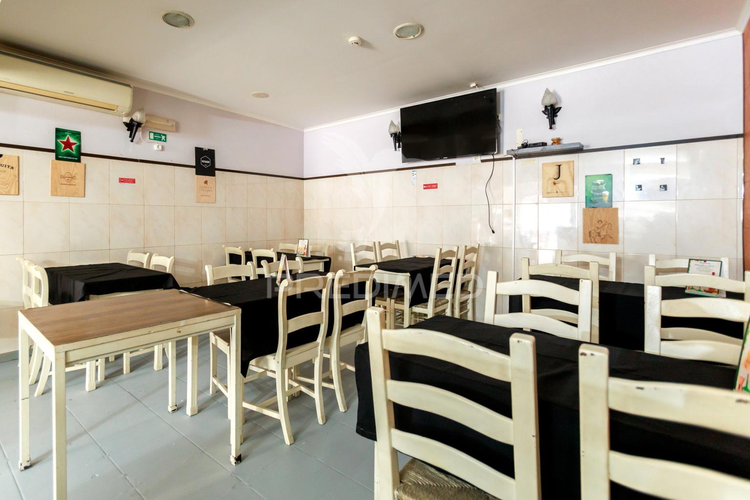 Restaurante trespasse -  totalmente equipado  10.000 € - quinta do rouxinol - corroios