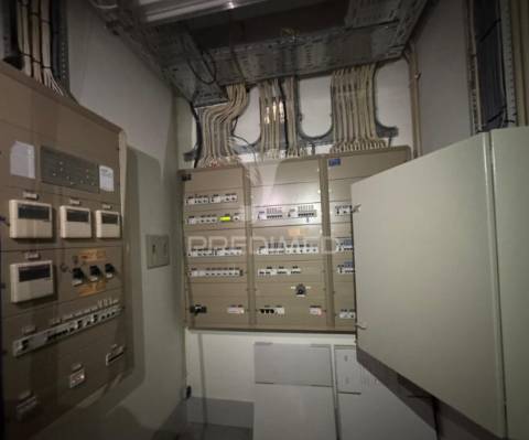 Arrenda-se loja na constituição