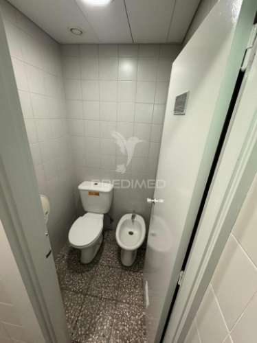 Arrenda-se loja na constituição