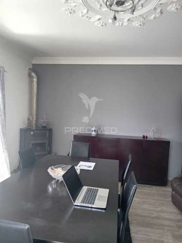 Moradia geminada t6 mais uma loja em pinhal de frades