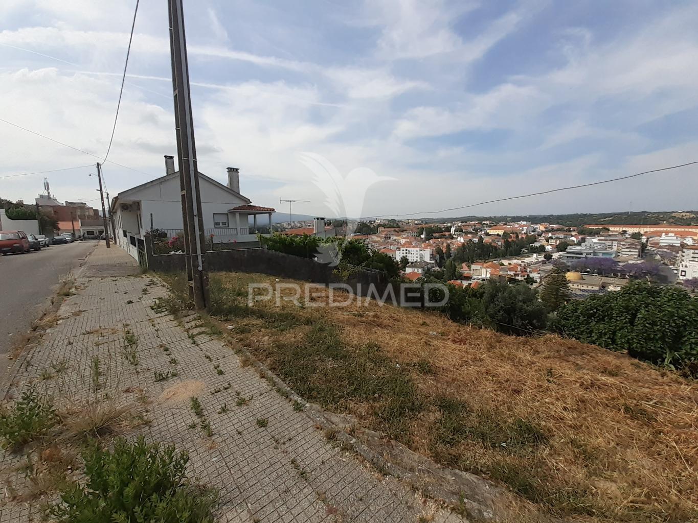 Lote de moradia