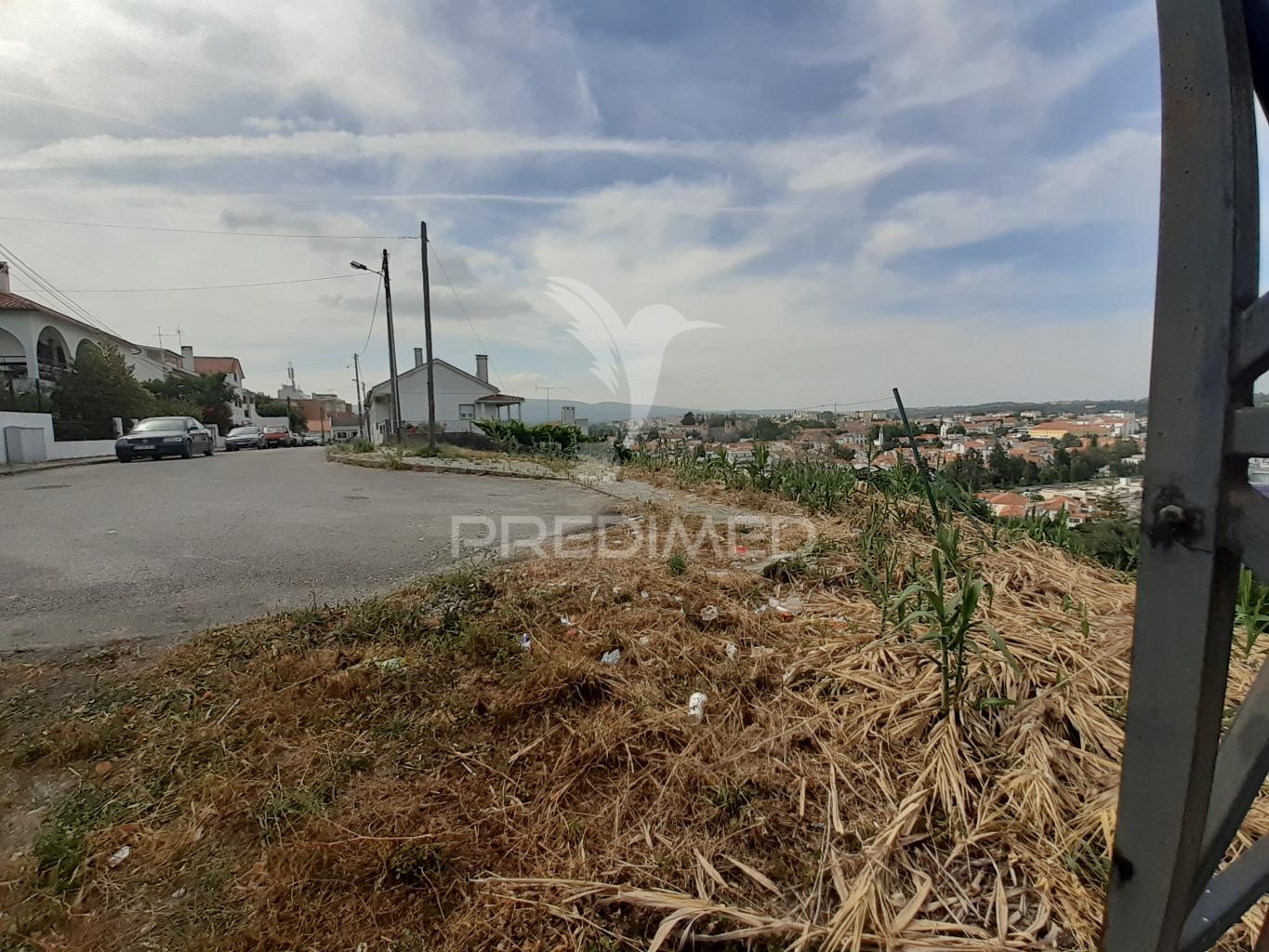 Lote de moradia