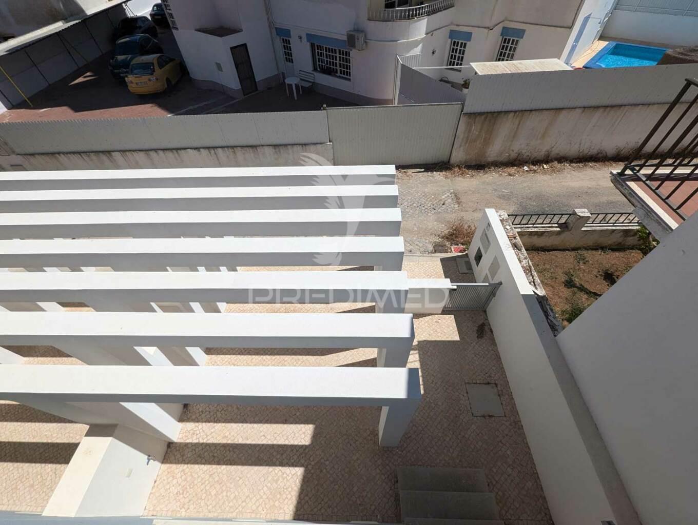 Moradia geminada t3 em altura, a 300 metros da praia