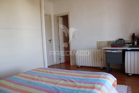 Fantástica moradia  três suítes ,vista cristo rei e serra