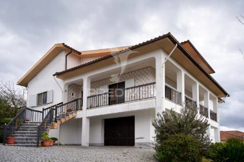 Moradia t7 próxima de mangualde