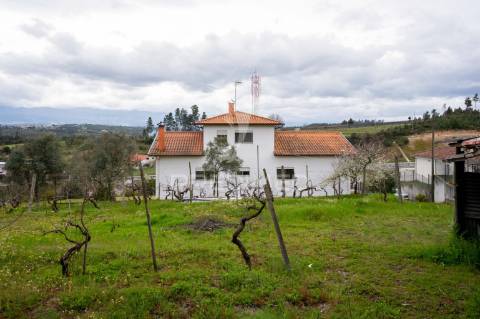 Moradia t7 próxima de mangualde