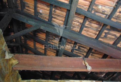 Conjunto de 2 casas de campo p/recuperar em vila real