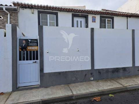 Moradia em santa luzia