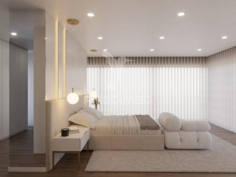 Moradia com acabamentos de luxo, jardim e piscina