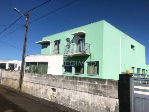 Moradia isolada t3 no ramo grande, lajes - praia da vitória