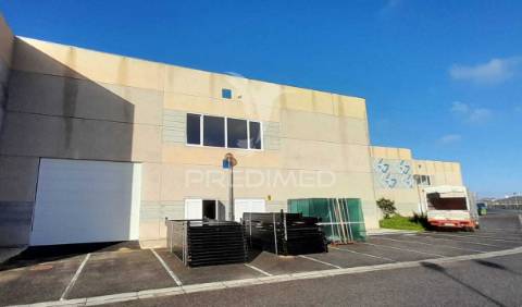 Armazém arrendar 2000m2 excelentes condições, em sintra
