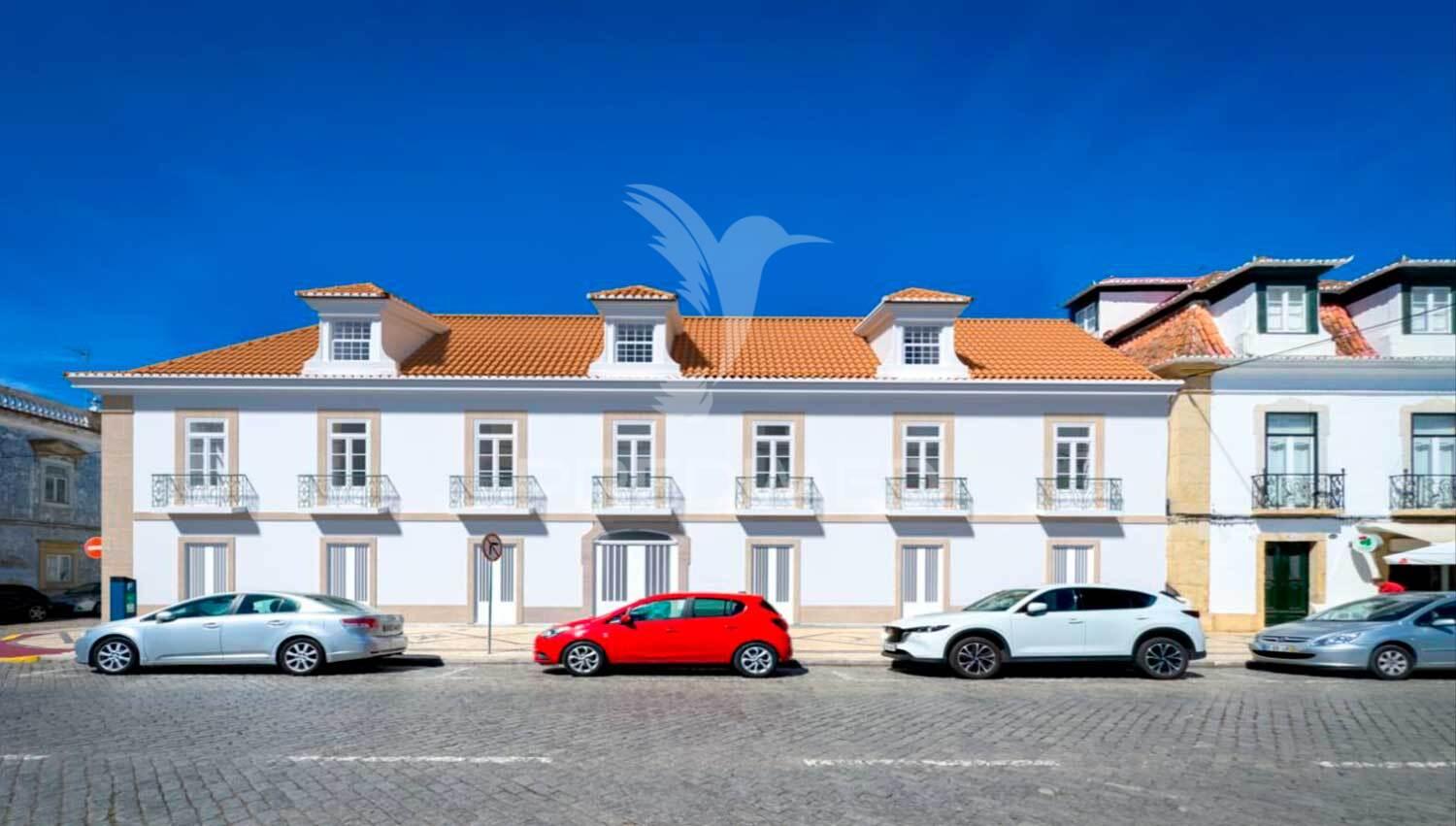 Apartamento t1 em edifício pombalino, centro, vista rio.
