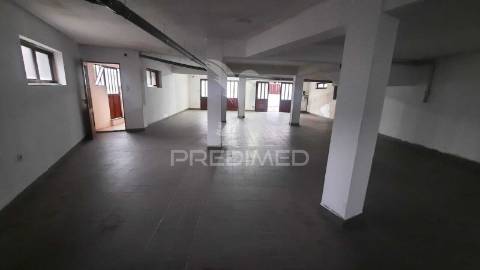 Apartamento t1+1 com garagem / armazém - gondomar