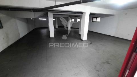 Apartamento t1+1 com garagem / armazém - gondomar