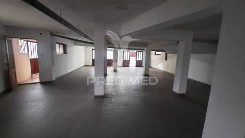 Apartamento t1+1 com garagem / armazém - gondomar