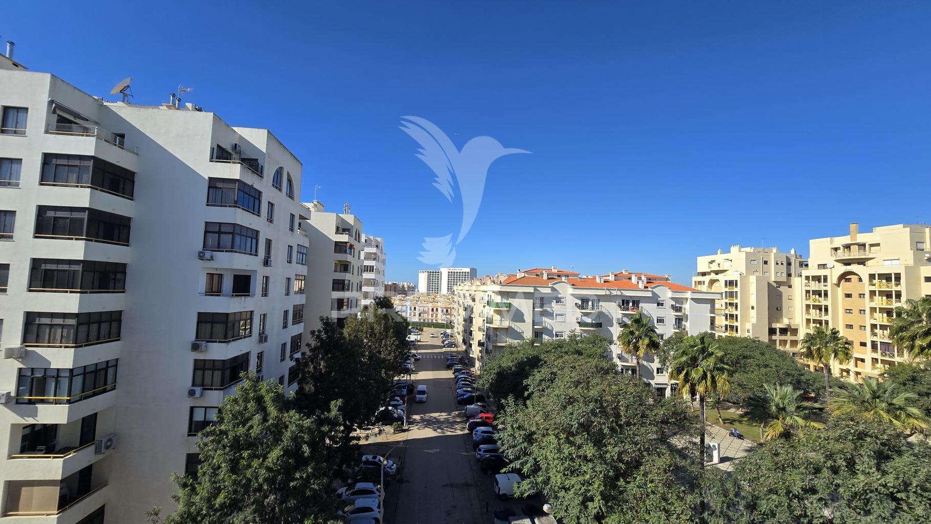 Apartamento t2 com terraço na quinta do romão, quarteira