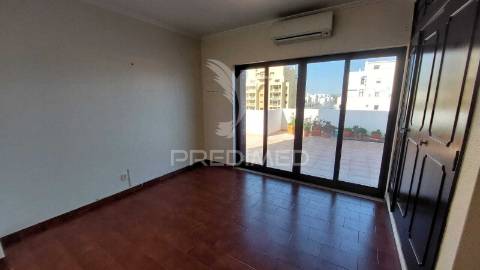 Apartamento t2 com terraço na quinta do romão, quarteira