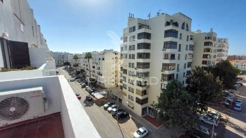 Apartamento t2 com terraço na quinta do romão, quarteira