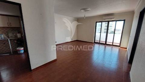 Apartamento t2 com terraço na quinta do romão, quarteira