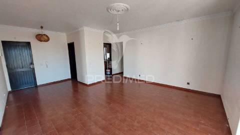 Apartamento t2 com terraço na quinta do romão, quarteira