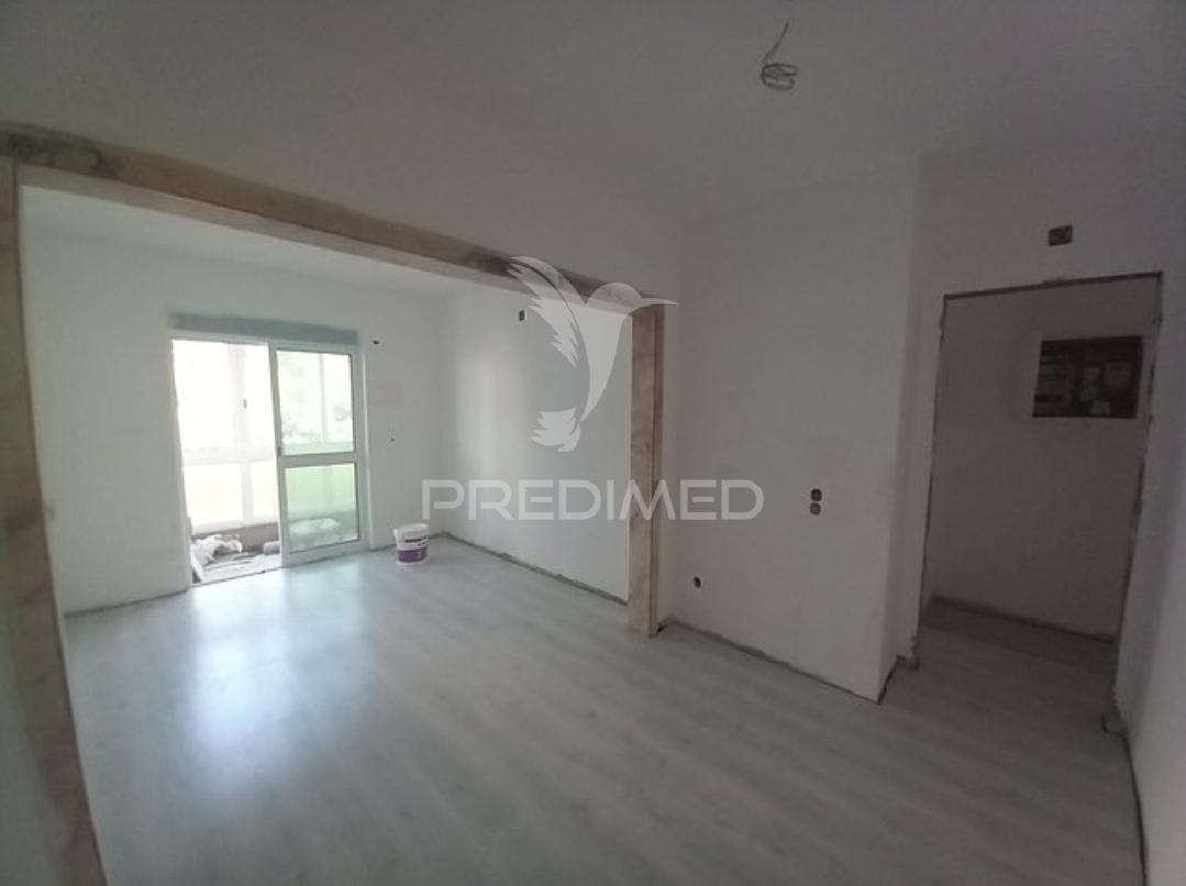 Apartamento t2 remodelado - setúbal 2e