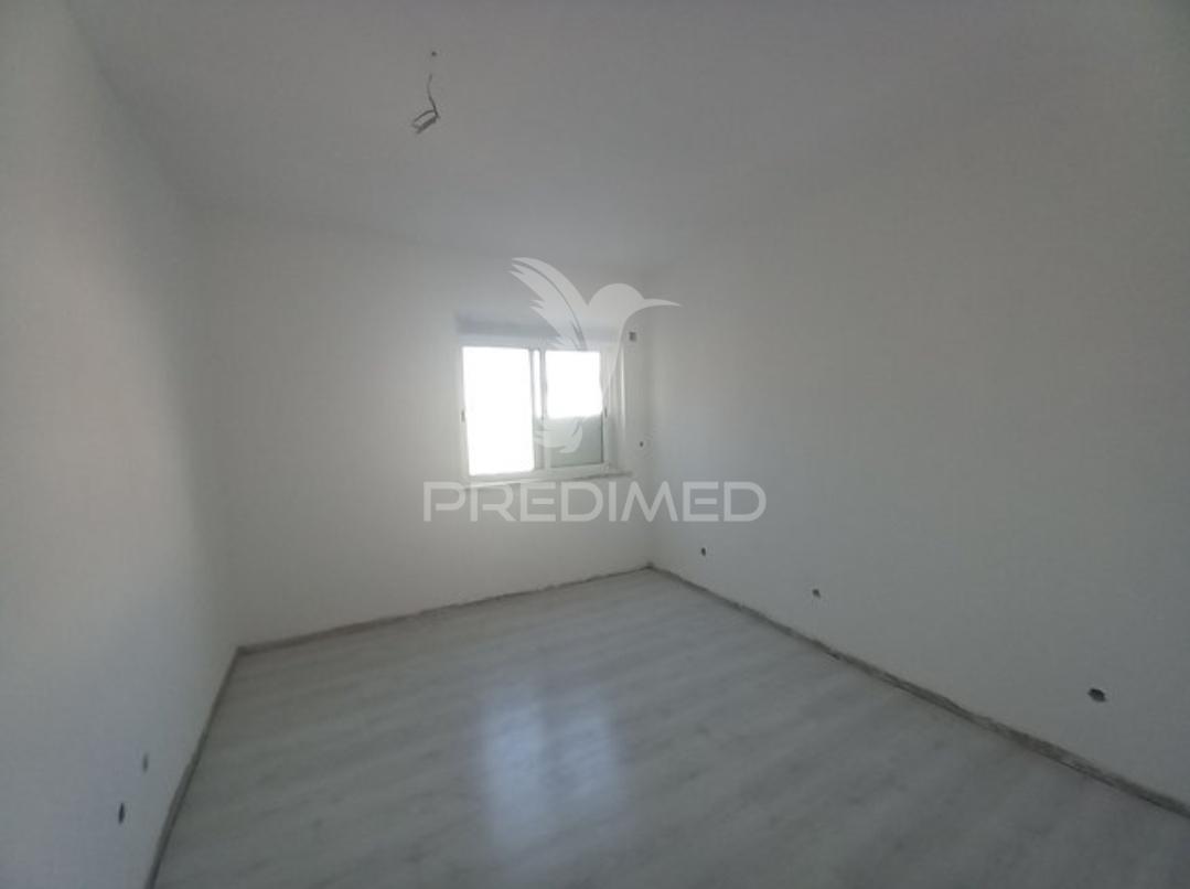 Apartamento t2 remodelado - setúbal 2e
