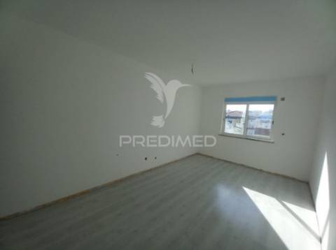 Apartamento t2 remodelado - setúbal 2e
